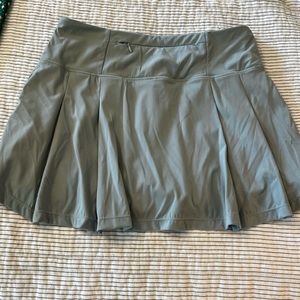 Baleaf tennis or golf skirt
